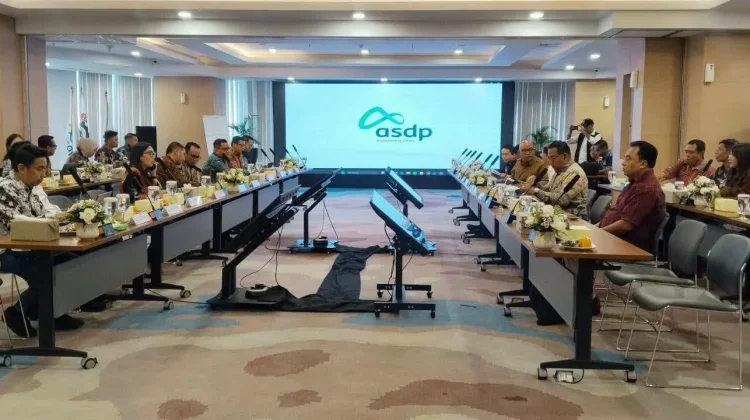 Enam Kepala Daerah NTT Dorong Percepatan Kapal RoRo