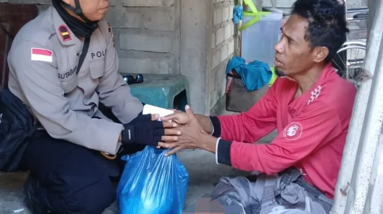 Kapolsek Ende Gowes Anjangsana Salurkan Bantuan bagi Warga Difabel