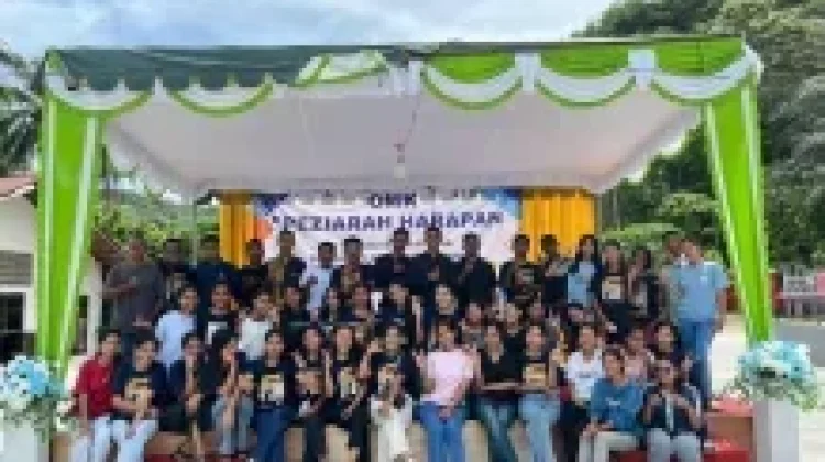 OMK St. Meledeinde Dorong Pelayanan Gereja melalui Konser Amal