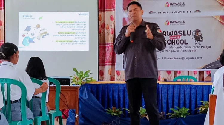 Bawaslu Ngada Edukasi Pemilih Pemula Lewat Program Bawaslu Goes to School