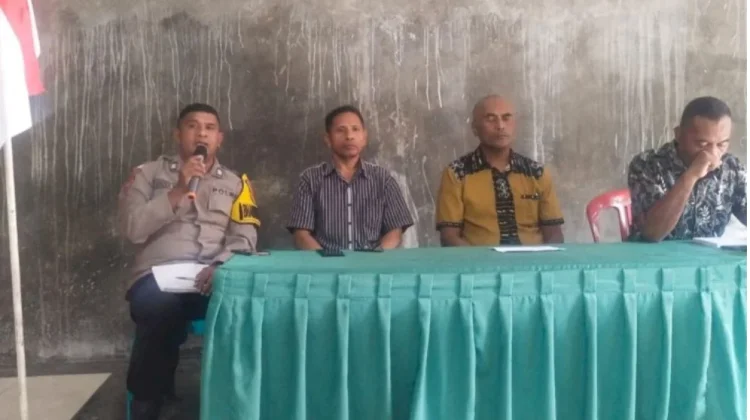 Bhabinkamtibmas Berikan Binluh Kamtibmas jelang Pilkades di Wongawea