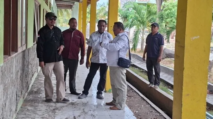 Kanwil Kemenag NTT Tinjau Proyek PHTC di MTsN 1 Lembata