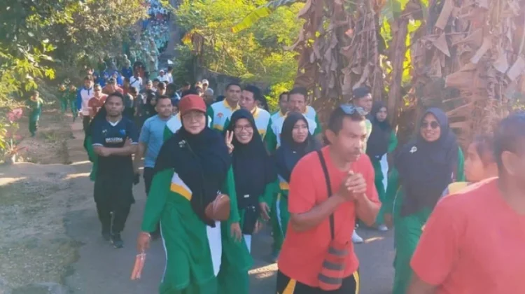 MAN Flores Timur Ramaikan Jalan Sehat, Dorong Gaya Hidup Sehat dan Kebersamaan