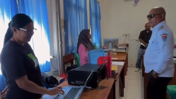Bupati Lembata Sidak Dinsos-P2KB, Pastikan Pelayanan Publik Berjalan Optimal