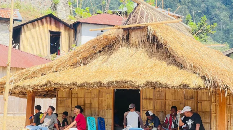Blank Spot Meluas, Warga Solor Selatan Terpaksa Cari Sinyal ke Lembata
