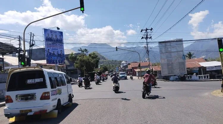 Pengendara Ende Masih Nekat Terobos Lampu Merah