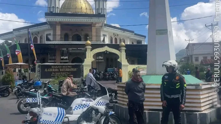 Satlantas Amankan Sholat Jumat, Arus Lalu Lintas Lancar