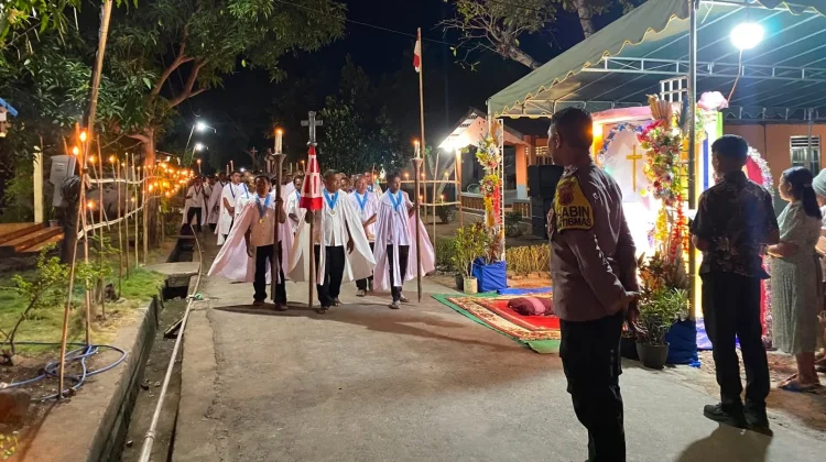 Personel Bhabinkamtibmas Amankan Perayaan Misa Santo Dominikus di Stasi Wureh