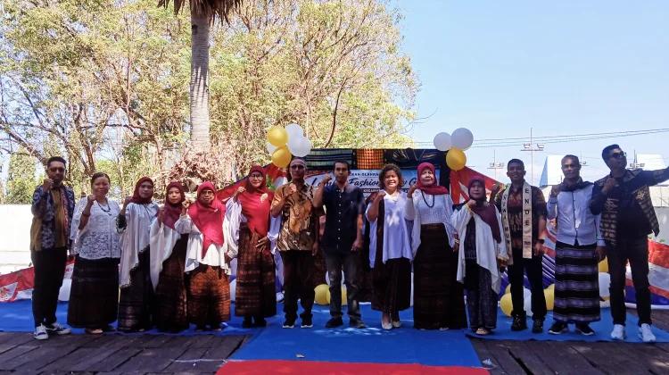 Fashion Show Ende Selatan Jadi Panggung Kebersamaan dan Kreativitas