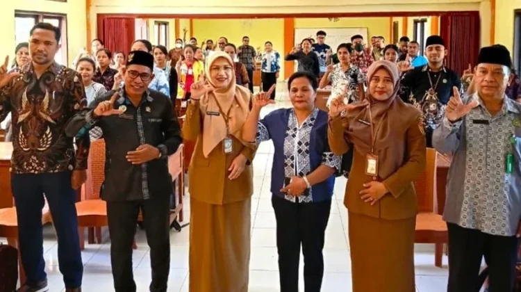 Kemenag Ende Perkuat Kompetensi Pedagogis Guru SMAK Negeri Ende