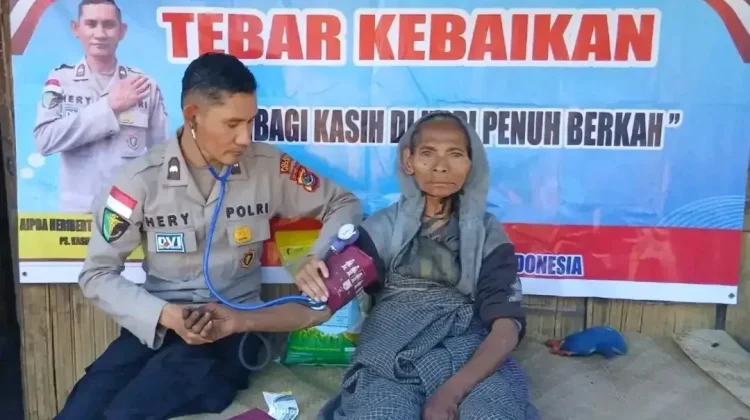Polres Ngada Wujudkan Kepedulian Melalui Tebar Kebaikan Bersama Warga