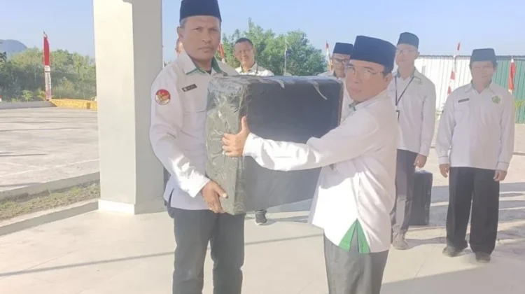 Kemenag Manggarai Timur Serahkan BMN, Perkuat Pelayanan KUA Borong dan Waelengga