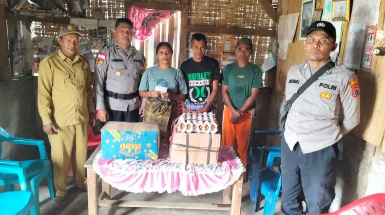 Polsek Sano Nggoang Salurkan Bantuan untuk Korban Kebakaran di Bokak Rangga