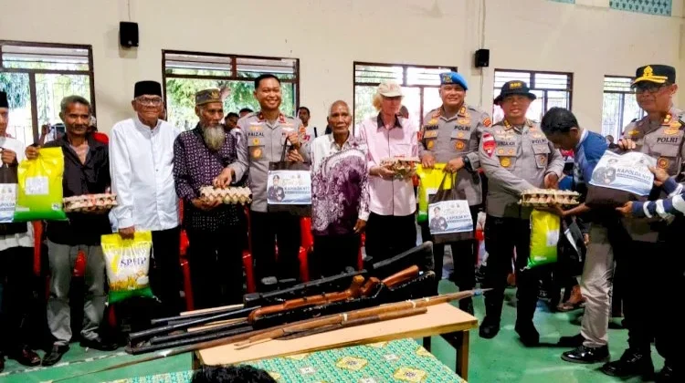 Polda NTT Salurkan 85 Paket Bansos untuk Warga Terdampak Konflik