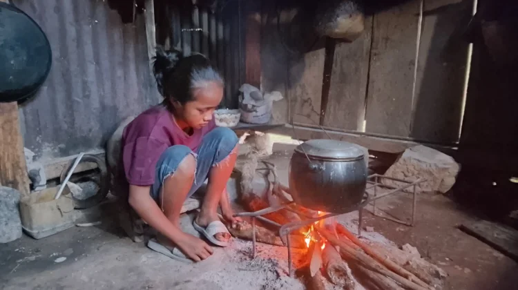 Perjuangan Cinta, Anak Yatim Piatu Berprestasi di Manggarai Timur