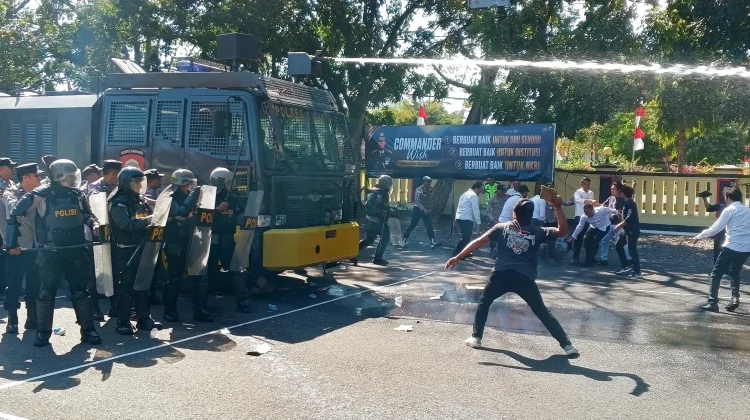 Uji Kesiapsiagaan, Kapolres Mabar Pimpin Simulasi Penanganan Unjuk Rasa