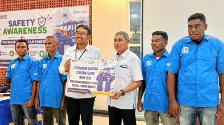 Pelindo Tata Layanan Porter Pelabuhan Maumere Lebih Profesional