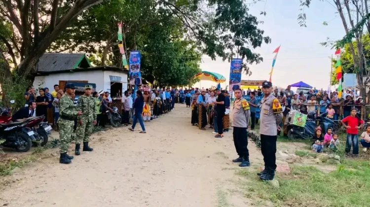 Polsek Riung Amankan Penjemputan Para Imam
