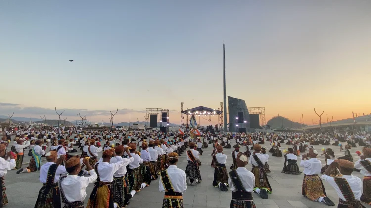 550 Penari Tampilkan Tarian Kolosal Maria Assumpta Nusantara di Labuan Bajo