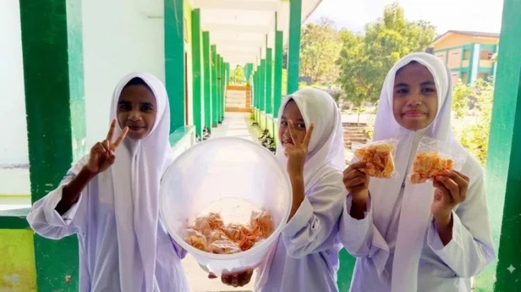 Murid MAN Flores Timur Olah Ubi dan Pisang Jadi Produk Bernilai Jual