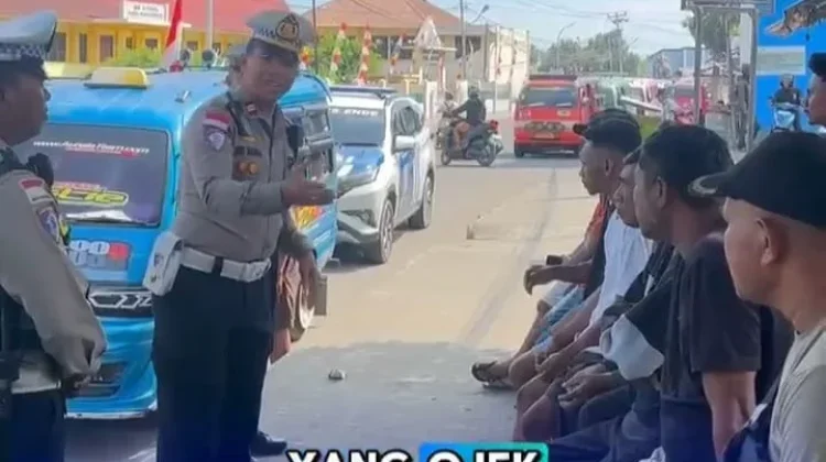 Satlantas Polres Ende Edukasi Ojek dan Sopir Angkot Tertib Berlalu Lintas