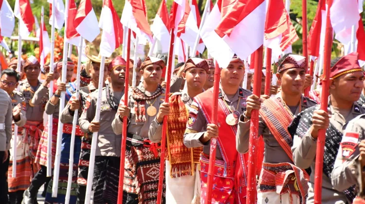 Kapolda NTT Hadiri Pawai Pembangunan, 69 Tim Tampilkan Keberagaman