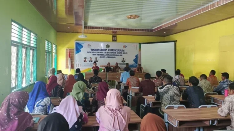 Puluhan Guru Madrasah Manggarai Timur Dibekali Kurikulum Berbasis Cinta