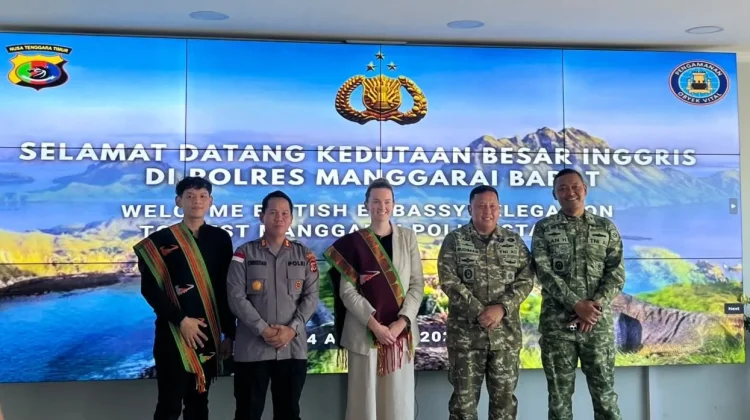 Kedubes Inggris Soroti Travel Bodong hingga Keselamatan Pelayaran di Labuan Bajo