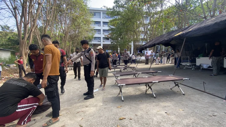 Gempa M7,7 Guncang NTT, Warga Labuan Bajo Panik hingga Pasien Rumah Sakit Dievakuasi
