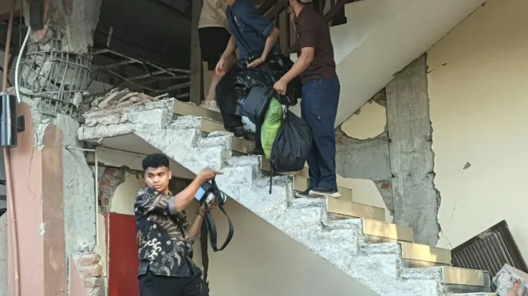 Ratusan Rumah Warga Terdampak Gempa 7,7 Magnitudo di Manggarai Barat