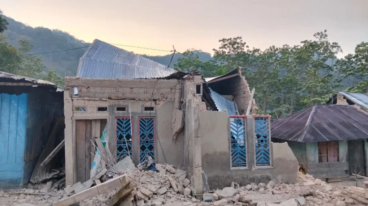 Sebanyak 186 Gempa Susulan Terjadi Flores, Magnitudo Terbesar 6,2