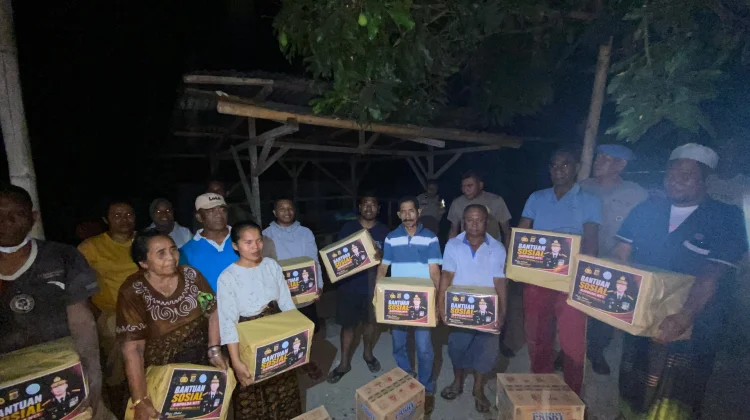Polres Ende Distribusikan 100 Paket Bansos Kapolda NTT di Kecamatan Nangapanda
