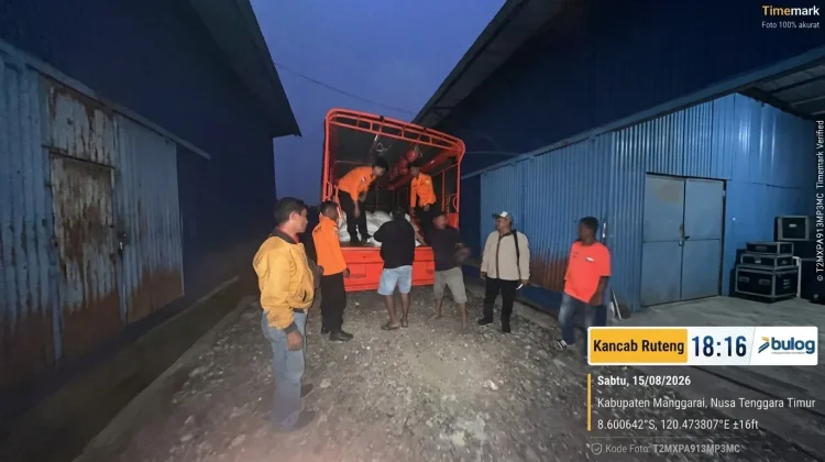 BULOG Salurkan Bantuan Beras dan Minyak Goreng untuk Warga Terdampak Gempa NTT