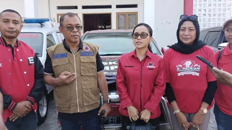 PDIP Ende Salurkan Bantuan Gempa ke Lima Desa