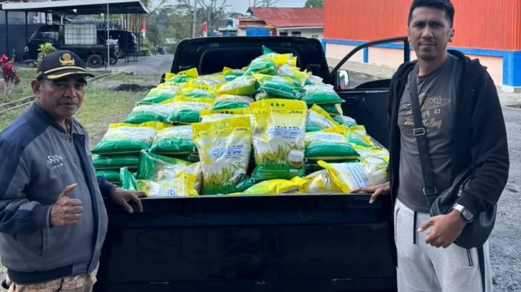 BULOG Salurkan Tambahan 10 Ton Beras untuk Korban Gempa Flores