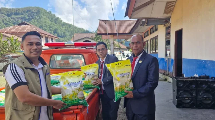BULOG Cabang Bajawa Salurkan 8.055 Kg Beras untuk Korban Gempa di Ngada