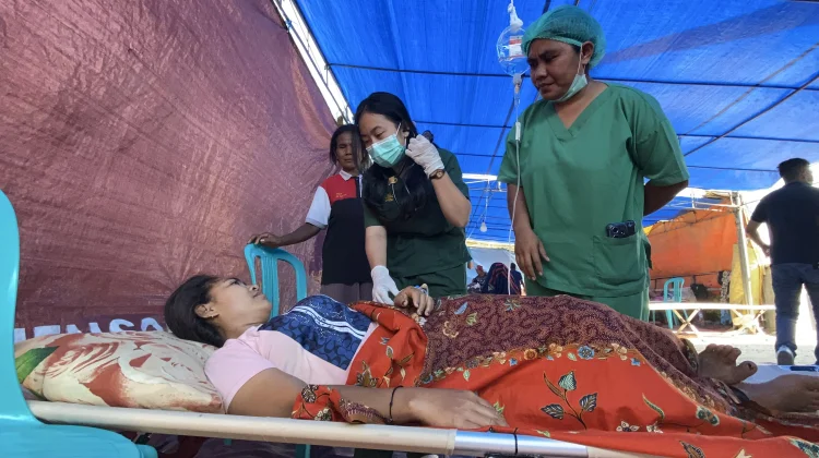 Satu Dokter Tangani 200 Lebih Korban Gempa di Tengah Keterbatasan Obat