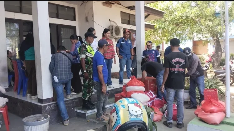 Camat Ende tengah Salurkan 300 Paket Bantuan Korban Gempa