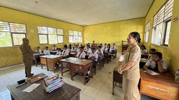Bupati Lembata Tekankan Peran Guru Bentuk Generasi Masa Depan