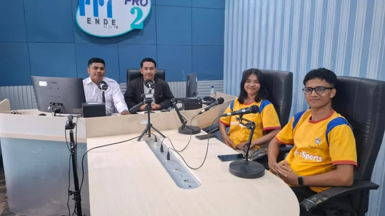 Tim Syuradikara Raih Juara Tiga Debat Bahasa Inggris Tingkat Provinsi NTT