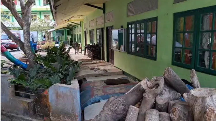 Pascagempa Ende, 98 Santri Walisanga Tetap Bertahan di Lorong Ponpres