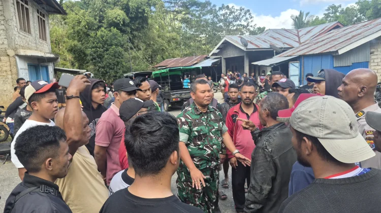 Dandim Manggarai Datangi Warga, Pastikan Bantuan Tak Terhambat