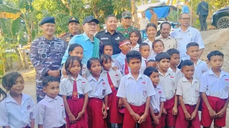 Menko Pangan Tinjau SPPG 3T di Kabupaten Sikka