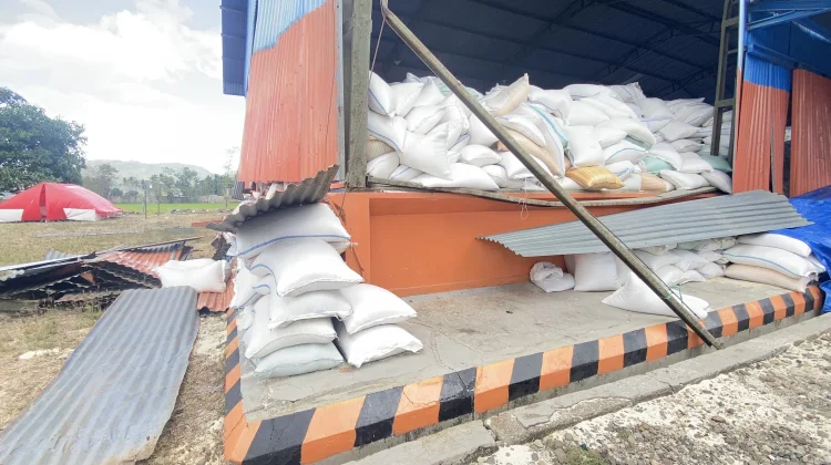 Beras Bulog Reo Tetap Aman meski Bangunan Rusak Akibat Gempa