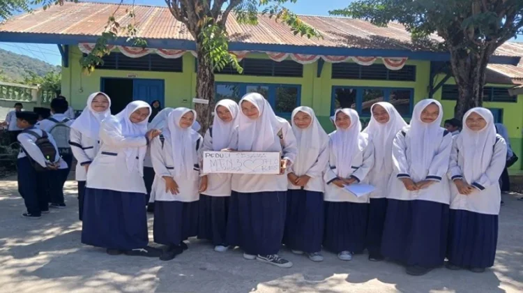 OSIM MTsN 3 Lembata Galang Rp3,7 Juta untuk Warga Terdampak Gempa Flores