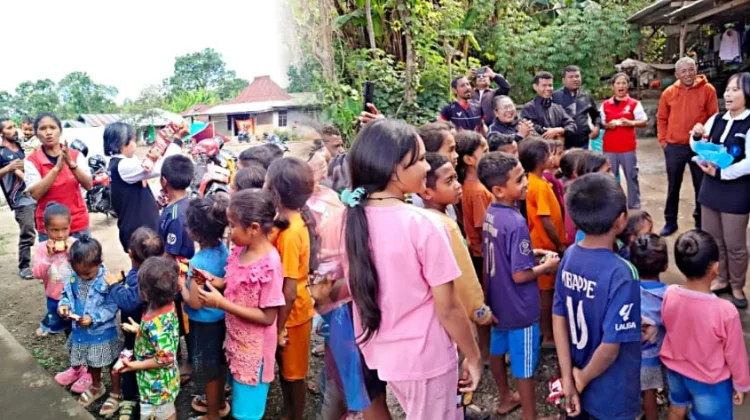 Penyuluh Agama Katolik Kemenag Ngada Beri Trauma Healing Anak Korban Gempa