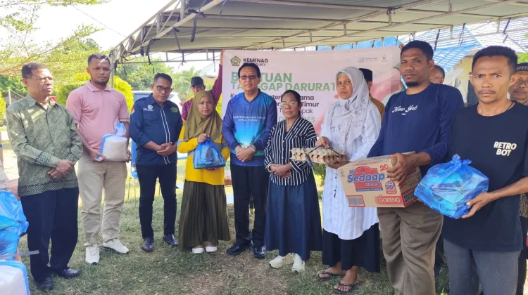 Solidaritas, Kemenag NTT Salurkan 65 Paket Sembako ke ASN Kemenag Nagekeo