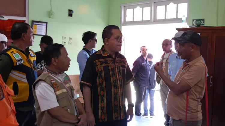 Gubernur Melki: Prioritaskan Korban Reruntuhan dan Kesehatan Pengungsi