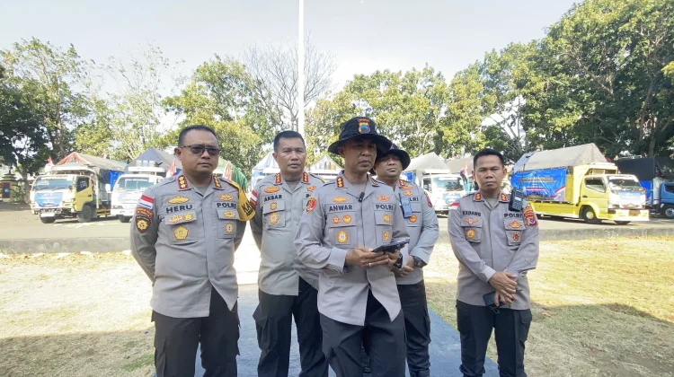 Polda Jateng Kirim 12 Truk Bantuan untuk Korban Gempa NTT