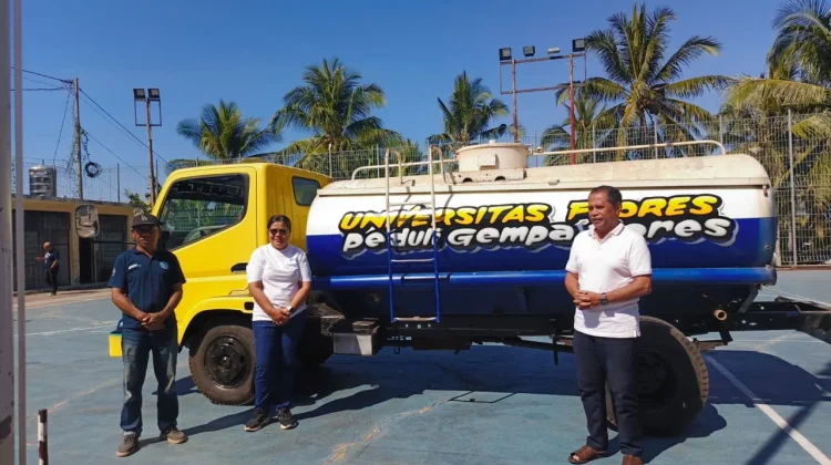 Uniflor Kirim Mobil Tangki Air ke Warga Terdampak Gempa